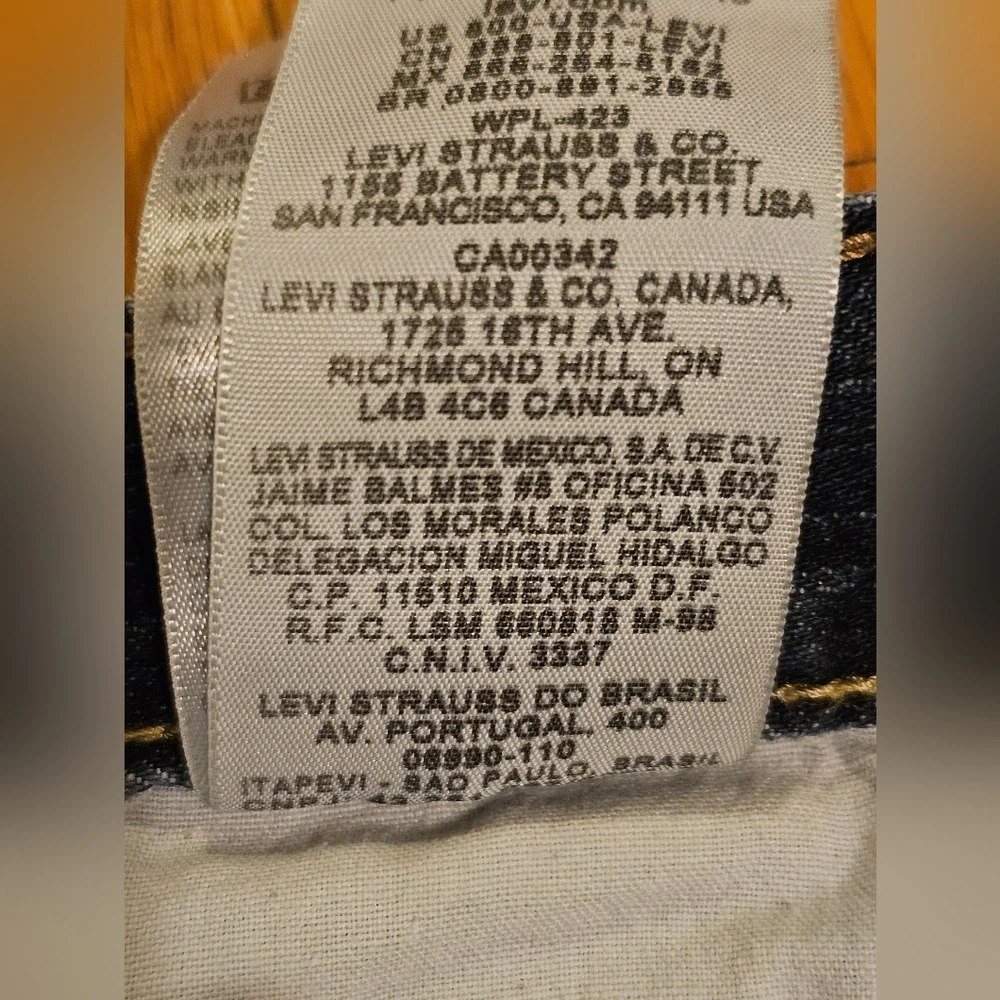 Levis pre loved